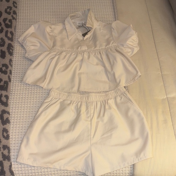 Le Lis Pants - NWT - Le Lis Cream Two piece set off white